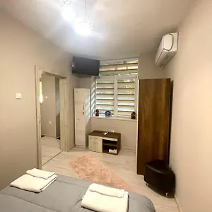 Apartment Home